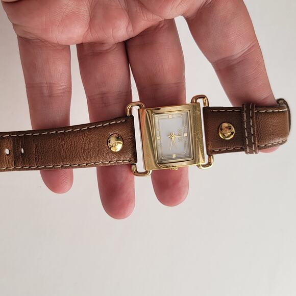 Vintage Watches Gossip Square Gold Watch Brown Leather Strap Classic Minimalist - Picture 3 of 10